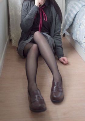 内裤女教师_JVID性感写真